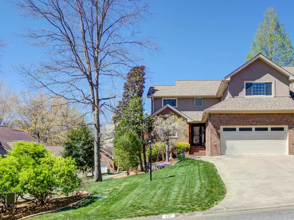 237 Lake Pointe Dr, Paducah, KY 42003