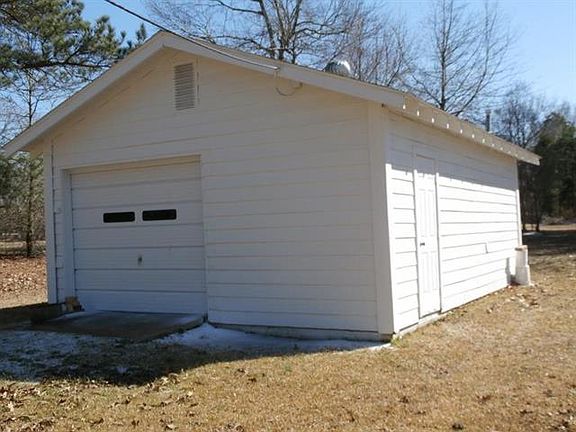 3rd image of 4456 Maplewood Dr