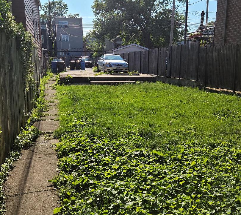 2nd image of 1832 N Kedzie Ave
