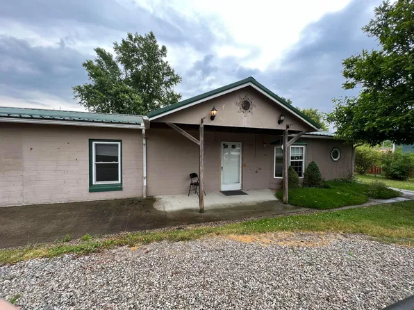 4415 Bessemer Rd, Nelsonville, OH 45764