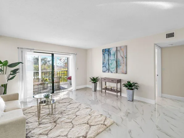 7240 Huntington Lane #306, Delray Beach, FL 33446