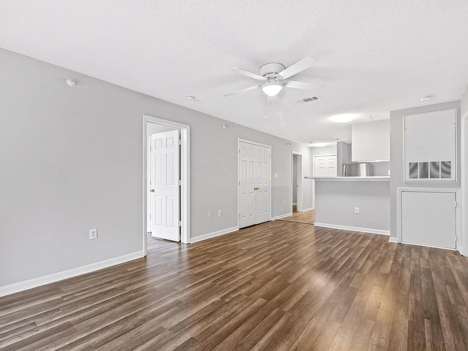 4 bed, 4.0 bath, $1,595 — Photo 3