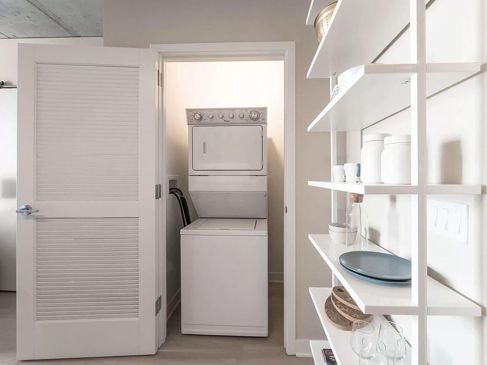 1st image of 430 N Clark St #903