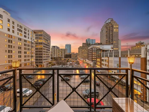 214 E Travis #402, San Antonio, TX 78205