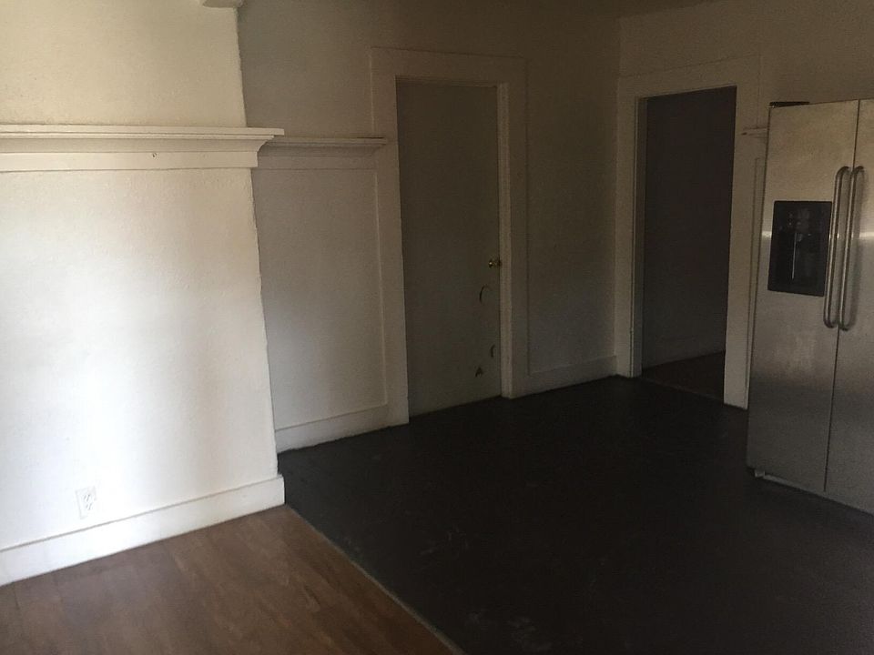 2nd image of 33 S Pilgrim St #1/2