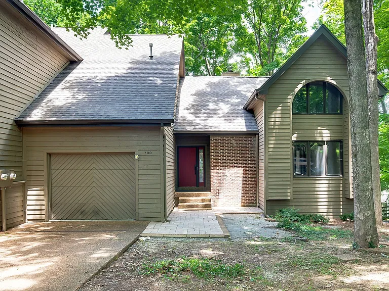 700 Harpeth Trace Dr — Photo 3