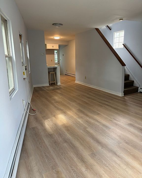 2nd image of 17 Howell Ct #17