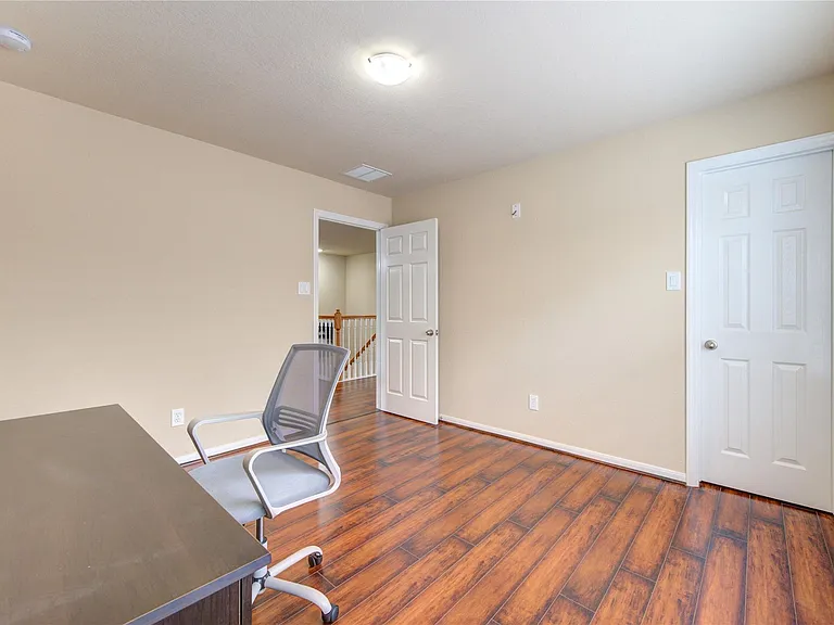 1243 Glenwood Canyon Ln — Photo 35