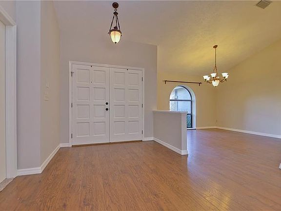 4th image of 3832 Cold Creek Dr