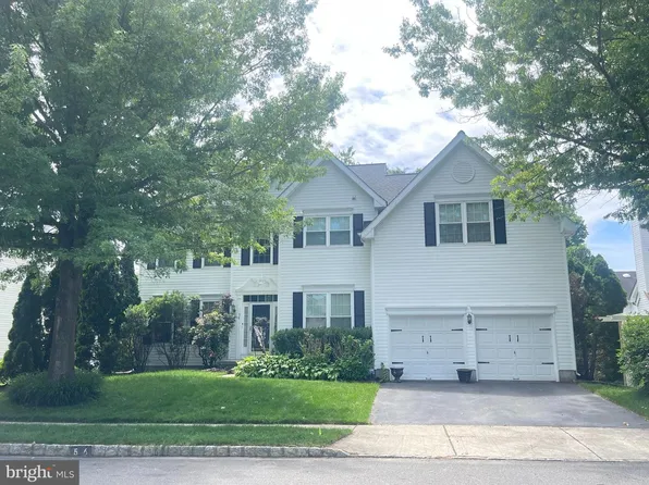 56 Equestrian Dr, Burlington, NJ 08016