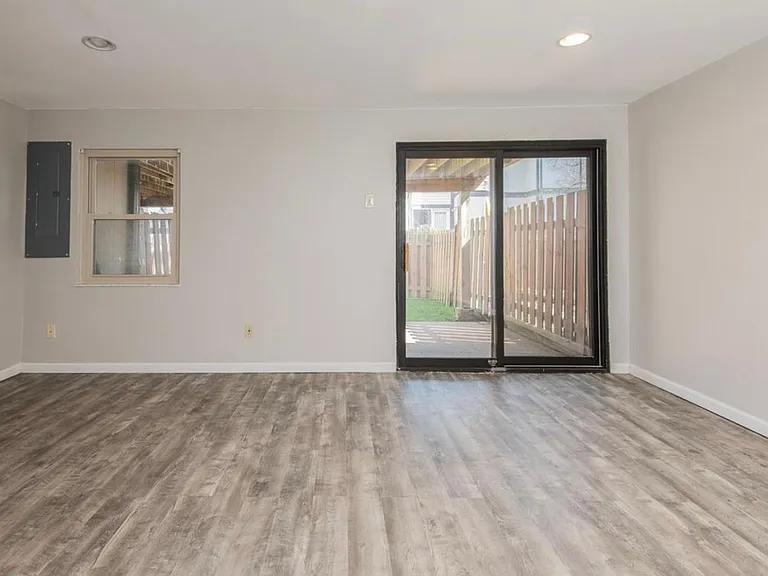 2032 Silent Spring Dr — Photo 19