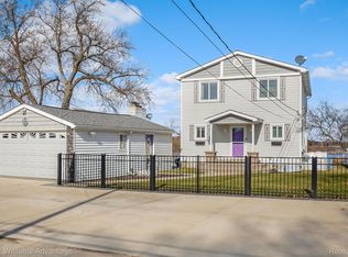 2060 Kingston St, White Lake, MI