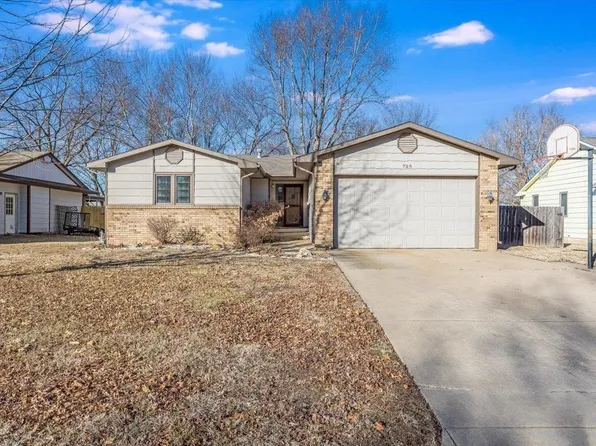 725 N Erin Ln, Mulvane, KS 67110