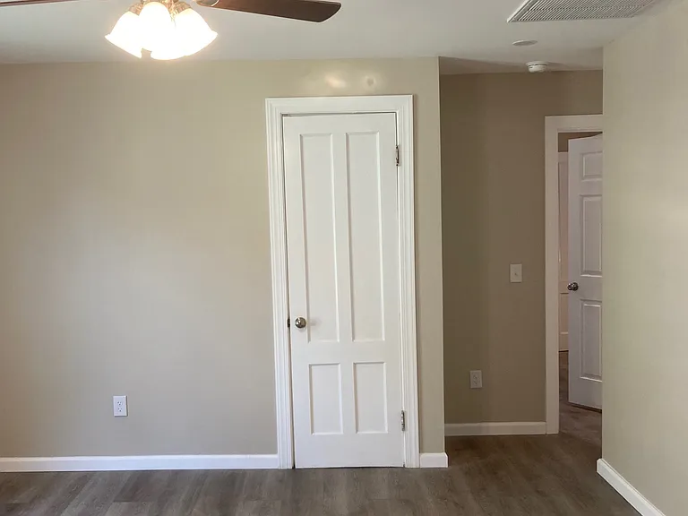 1150 S Plymouth Ave #1-2 — Photo 10