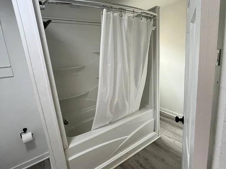 122 Liberty Dr — Photo 12
