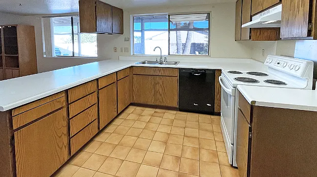 14053 N Hampstead Dr — Photo 14