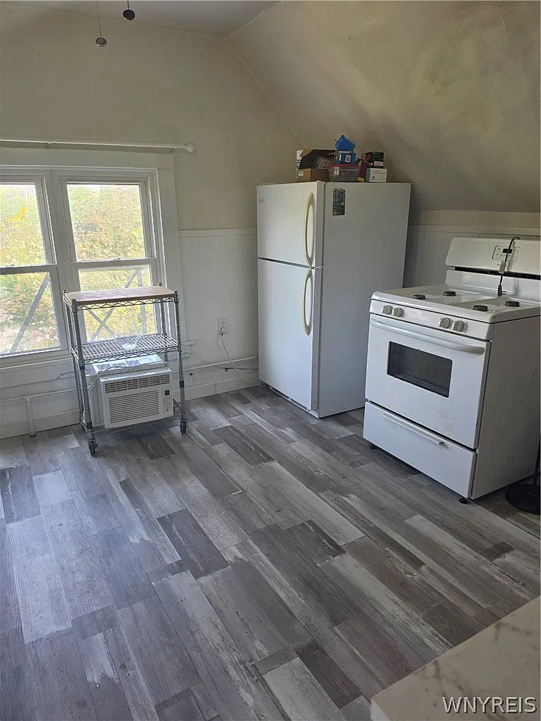 1 bed, 1.0 bath, 2610 sqft, $1,100 — Photo 3