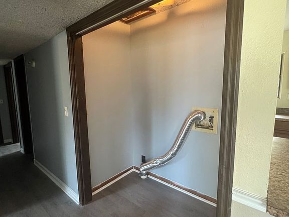 3rd image of 2941 Hannah St