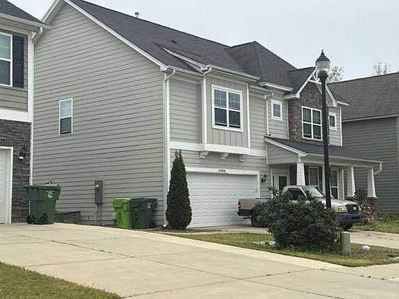 3rd image of 425 Maria Posada Ct