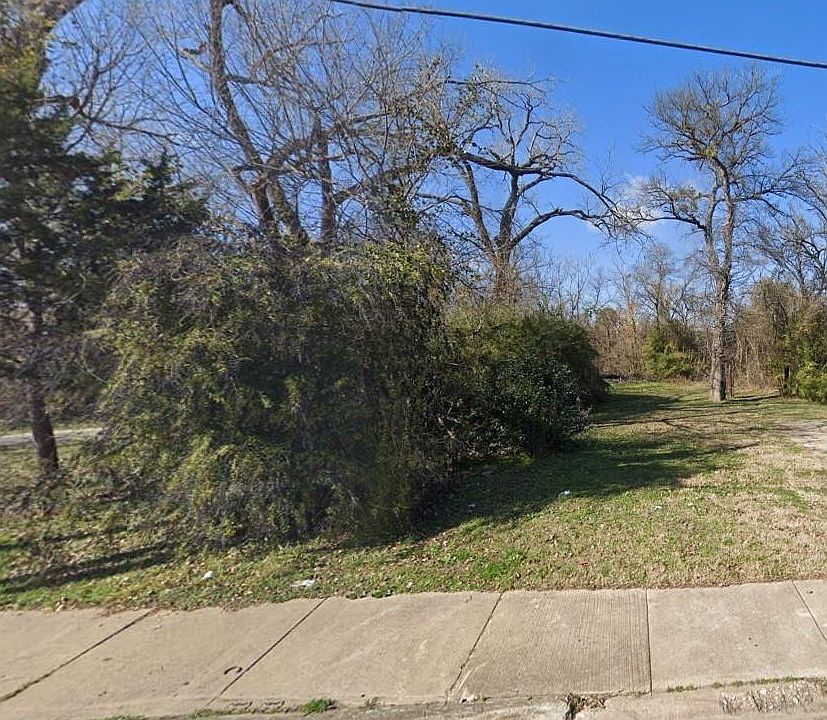 1st image of 2509 Saint Clair Dr