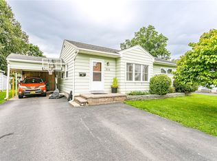 355 Pattonwood Dr, Rochester, NY 14617