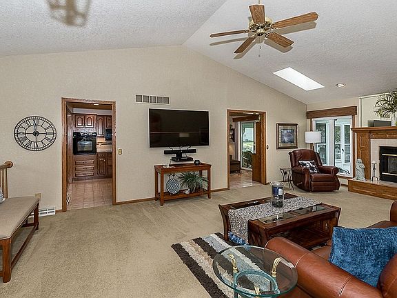 5th image of 5011 Dove Ct