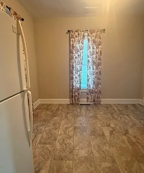 409 W Walnut St — Photo 23