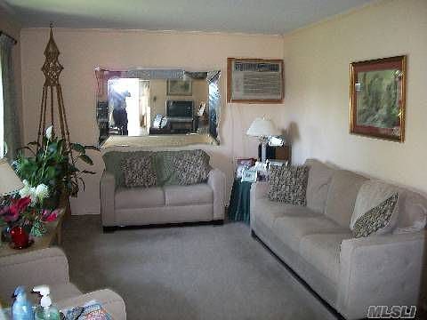 2nd image of 7 Greenway Dr