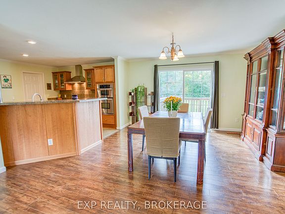 3rd image of 1026 Forty Foot Rd