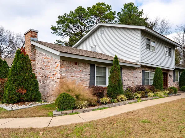 2860 Broadmoor Dr, Conway, AR 72034