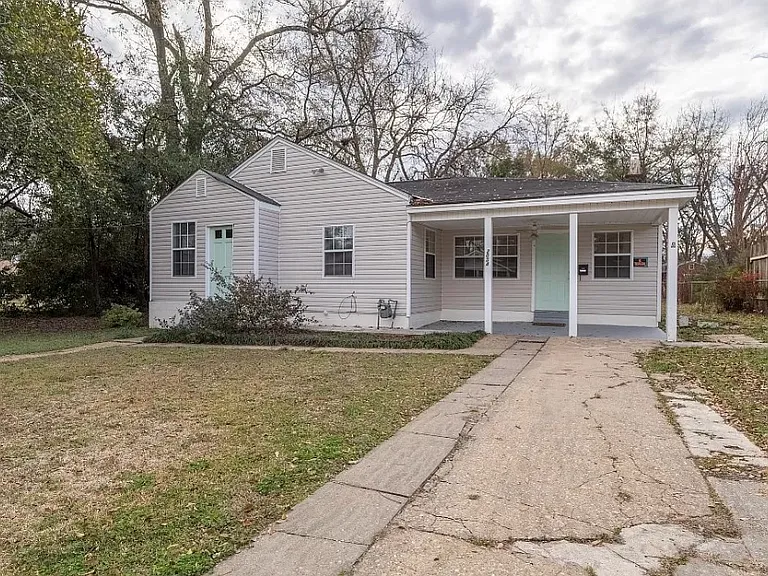 2054 Oklahoma St — Photo 3