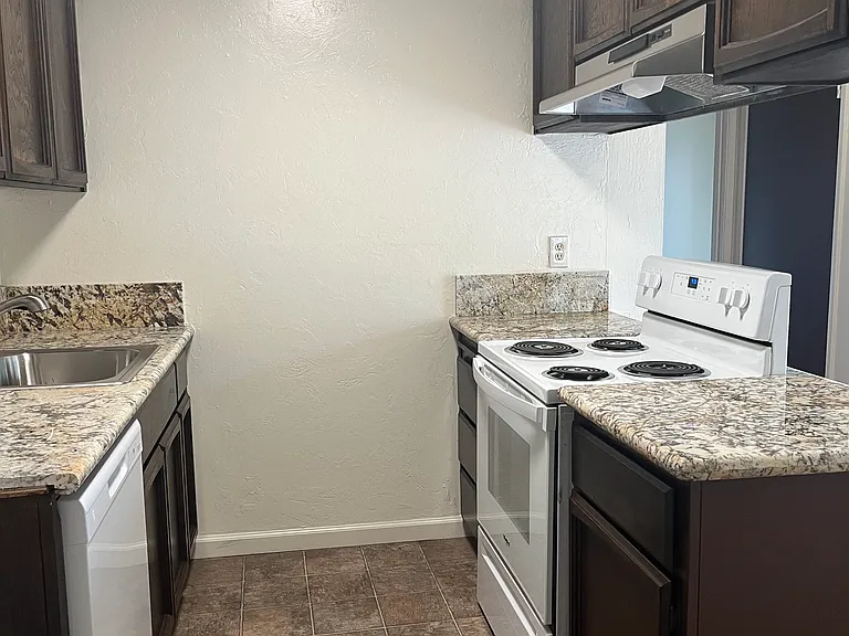 4600 Myrtle Ave — Photo 1
