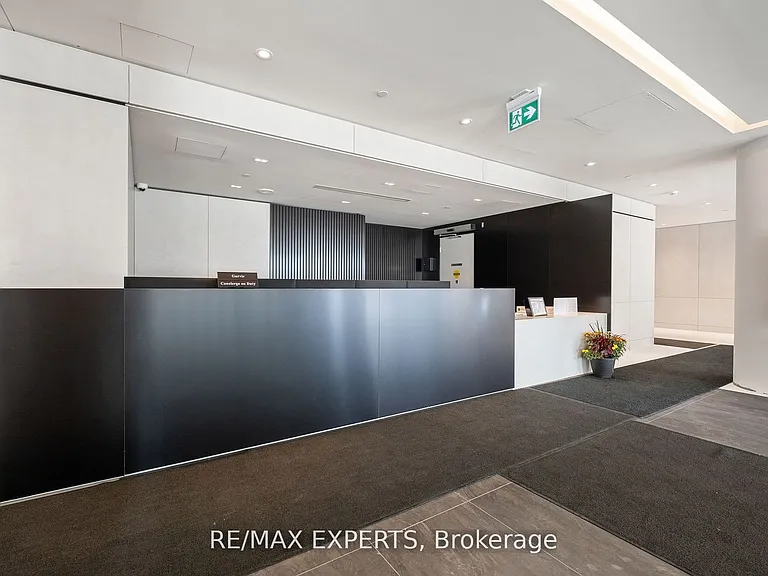 50 Upper Mall Way #B1504 — Photo 9