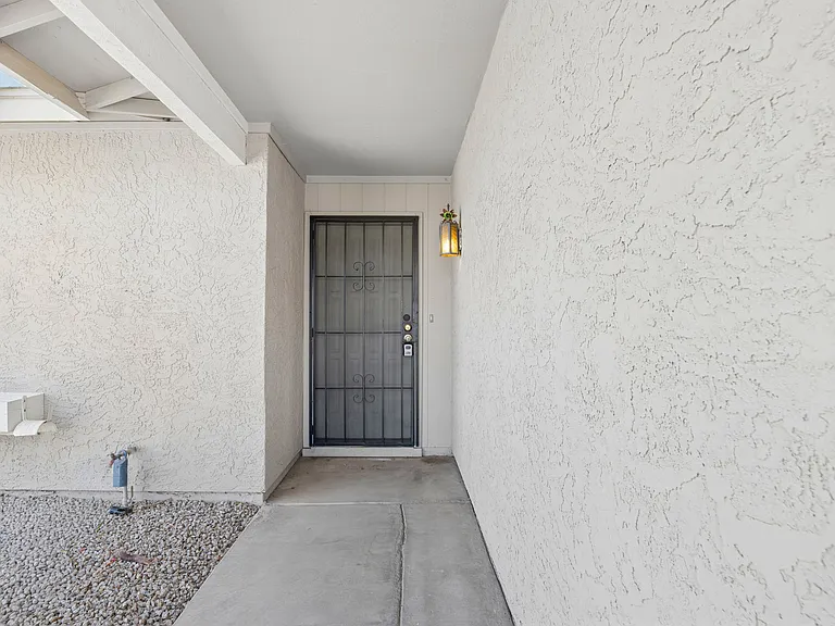 737 W El Prado Rd — Photo 6