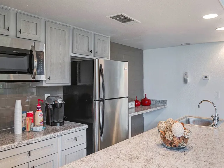 Creeks Edge Apartments — Photo 19