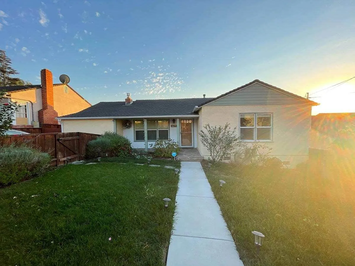 16075 Carolyn St photo 1