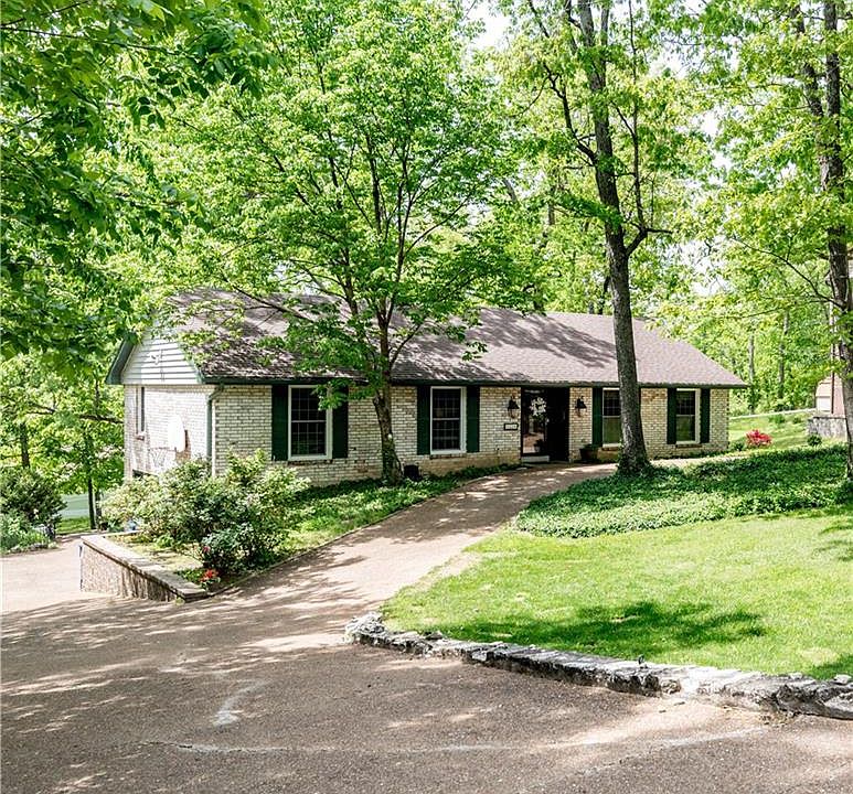 1st image of 1032 Primrose Dr