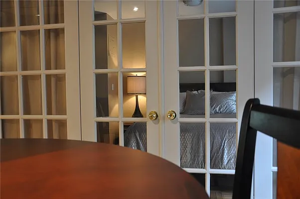 Sold by R New York | media 7