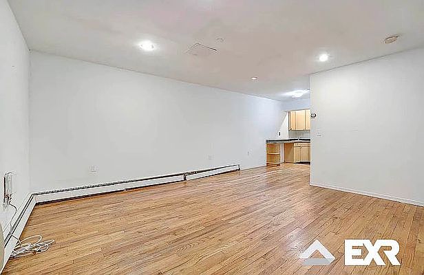 1st image of 530 W 47th St APT 1E