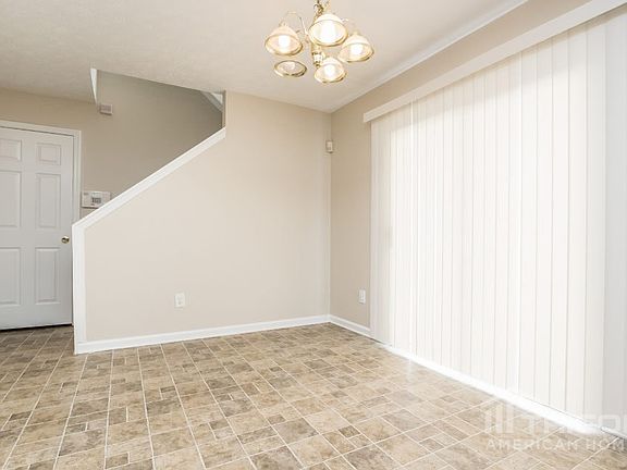 4th image of 367 Village Knoll Dr