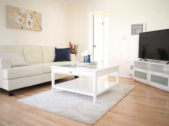 3rd image of 1212 10th St APT 5