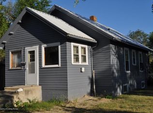 512 3rd St W, Lemmon, SD 57638