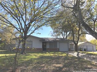 110 Hillside Dr, Kenedy, TX 78119