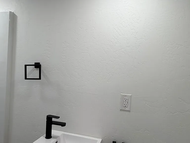 824 S Phillips St — Photo 6