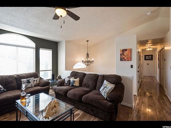 2nd image of 783 E Zenia Meadows Ct