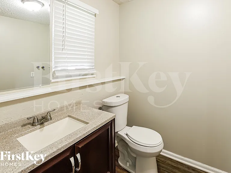8418 NW 68th St — Photo 17