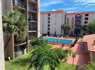 5201 NW 7th St APT 320, Miami, FL 33126