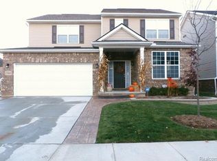 27662 Albert St, Novi, MI 48374