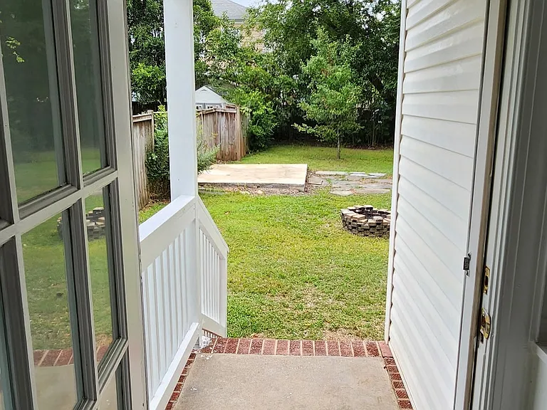 1622 Longfellow St — Photo 10