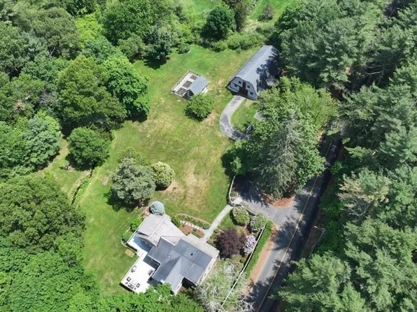 136 S Pleasant St, Hingham, MA 02043